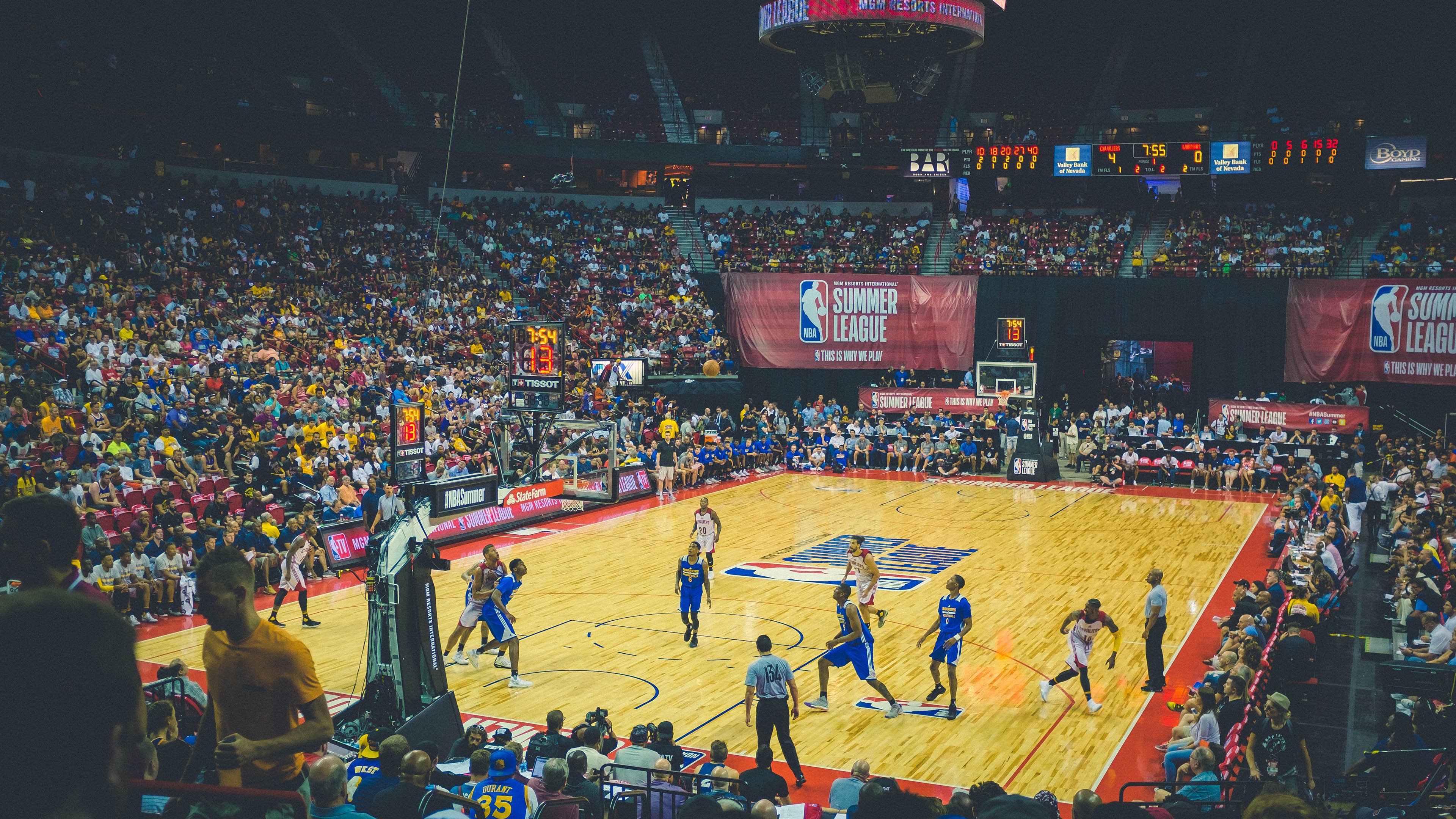 华盛顿29分完爆杜兰特!难耐火箭双少轰53分,伊森态度差难拿顶薪